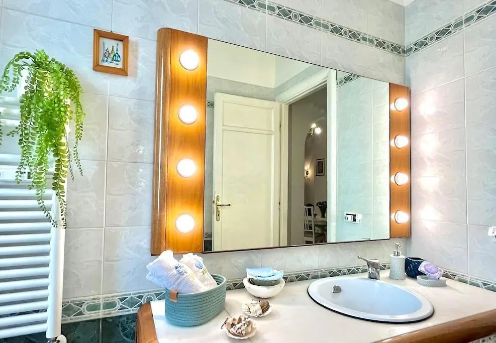 Elegant House In Rome Apartment